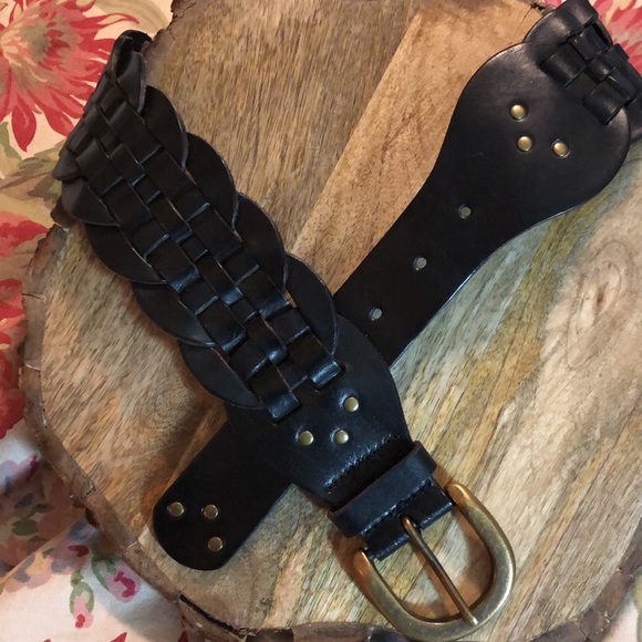 GAP Size Medium Woven Black Leather Belt BRASS Hardware & - Picture 4 of 16